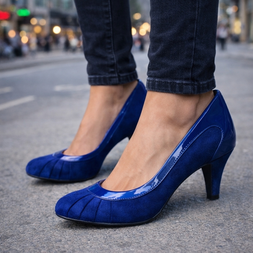 QUPID Blue Suede Pumps with round toe